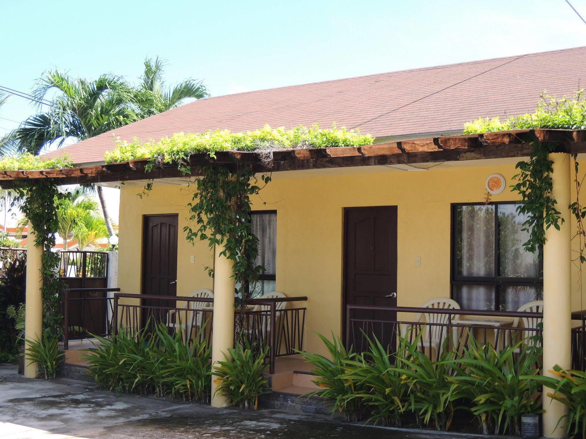 Palms Seaside Inn And Resort Medellin Экстерьер фото