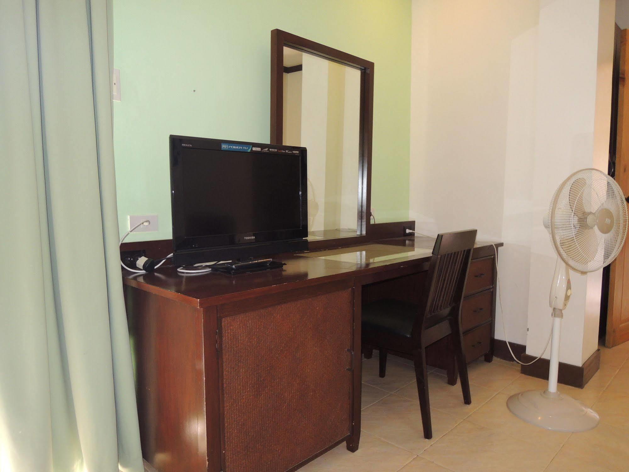 Palms Seaside Inn And Resort Medellin Экстерьер фото