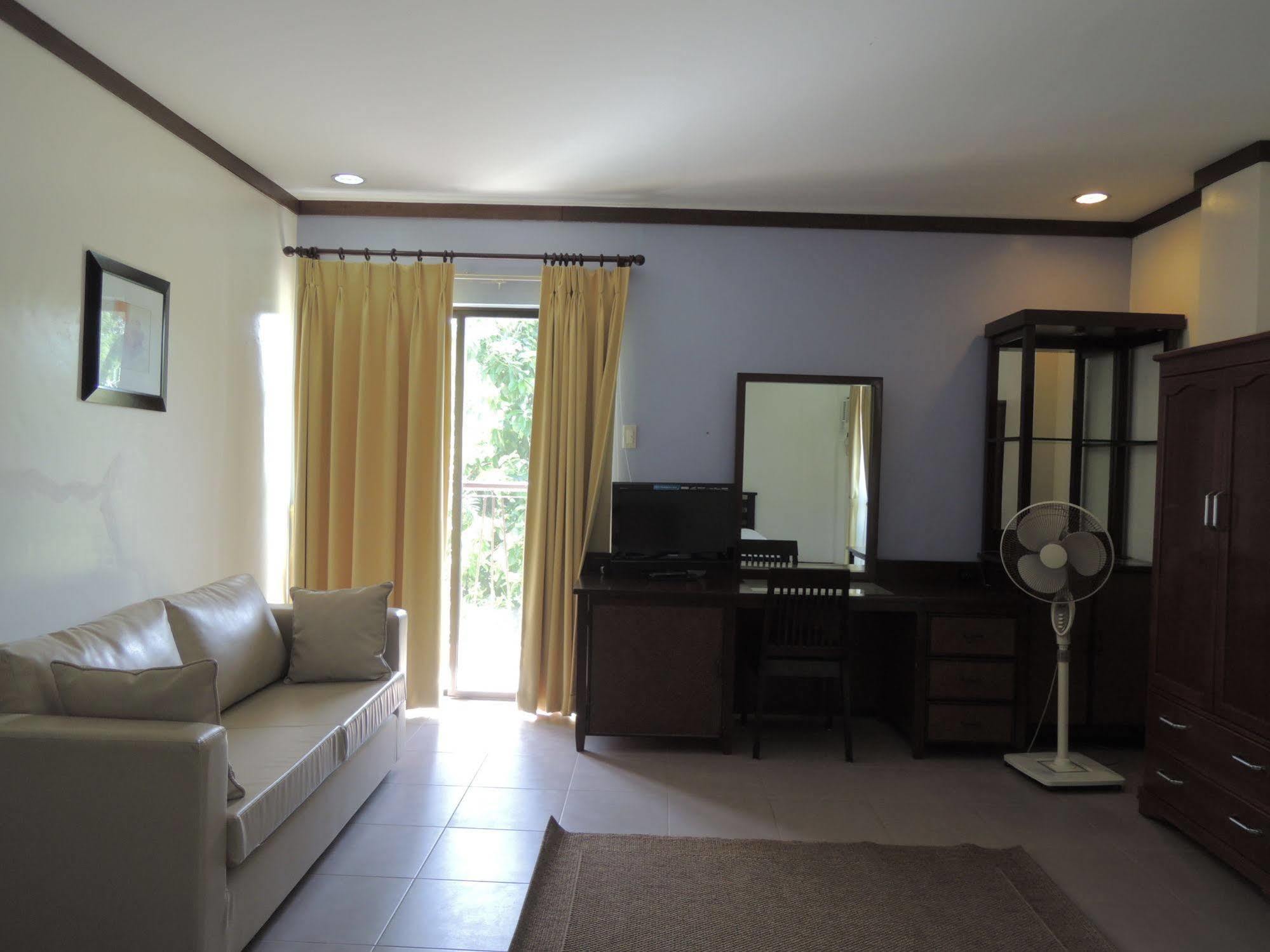 Palms Seaside Inn And Resort Medellin Экстерьер фото