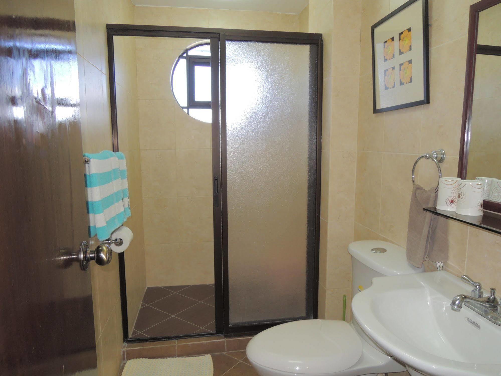 Palms Seaside Inn And Resort Medellin Экстерьер фото