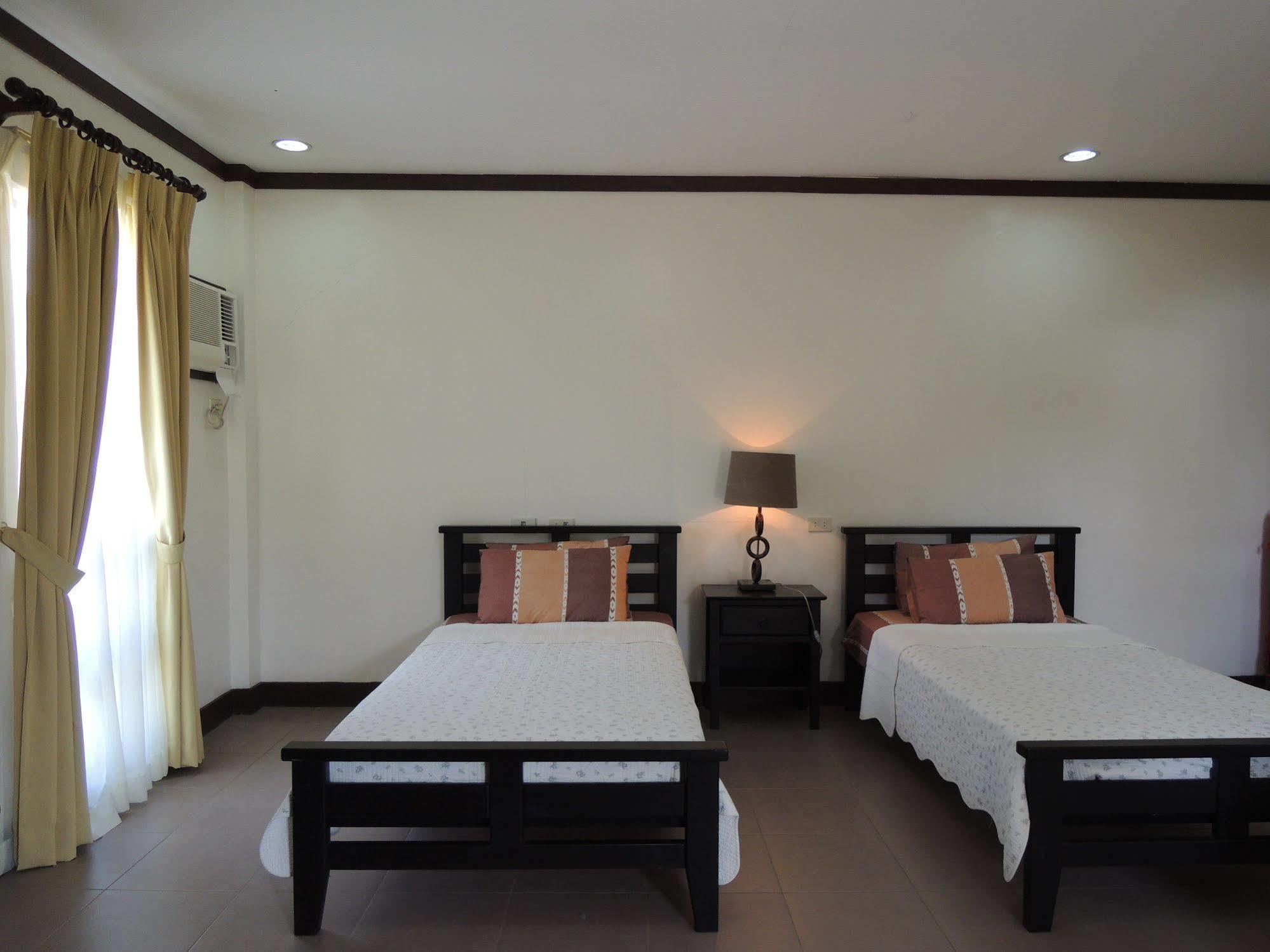 Palms Seaside Inn And Resort Medellin Экстерьер фото